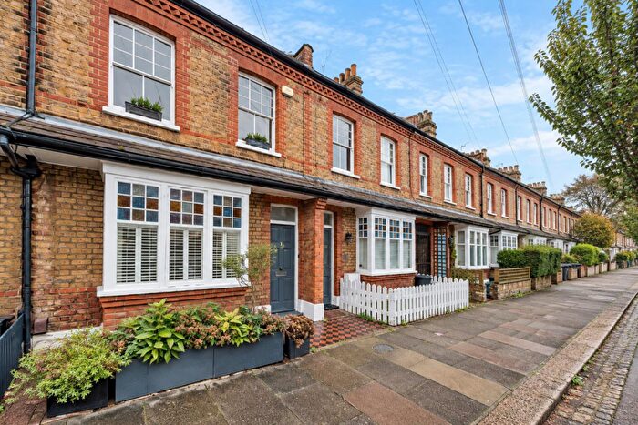 3 Bedroom House For Sale In Lewin Road, London, SW14