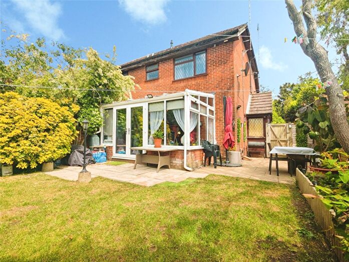 1 Bedroom Terraced House For Sale In Parkside Road, Reading, Berkshire, RG30