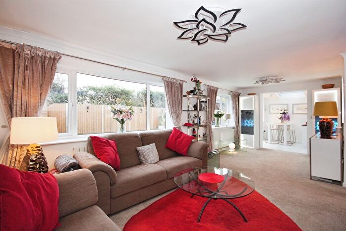 4 Bedroom Detached House For Sale In Upper Eastern Green Lane, Coventry, CV5