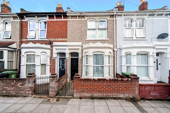 3 Bedroom Terraced House For Sale In Farlington Road, Portsmouth, PO2