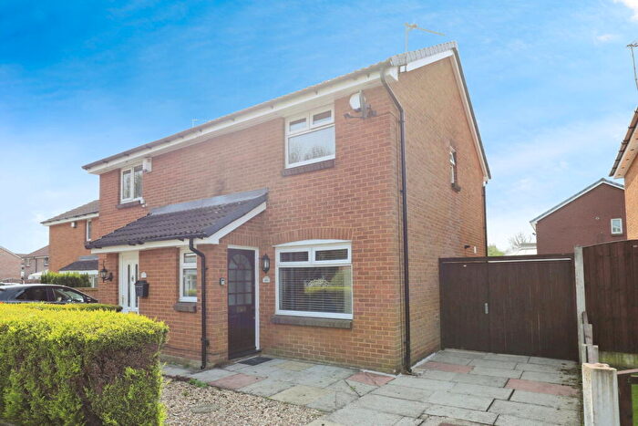3 Bedroom Semi-Detached House To Rent In Lakeland Crescent, Bury, BL9