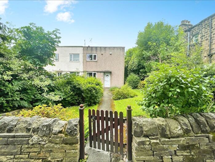 2 Bedroom Semi-Detached House For Sale In Harrogate Road, Bradford, BD10