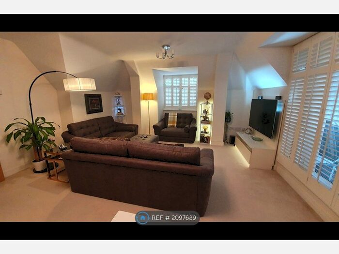 2 Bedroom Flat To Rent In Nascot Wood Road, Watford, WD17