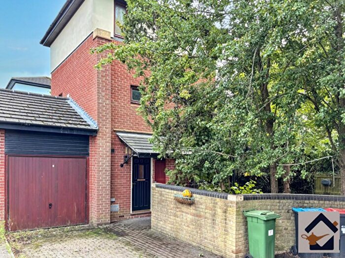 2 Bedroom Town House To Rent In Adelphi Street, Milton Keynes, Buckinghamshire, MK9