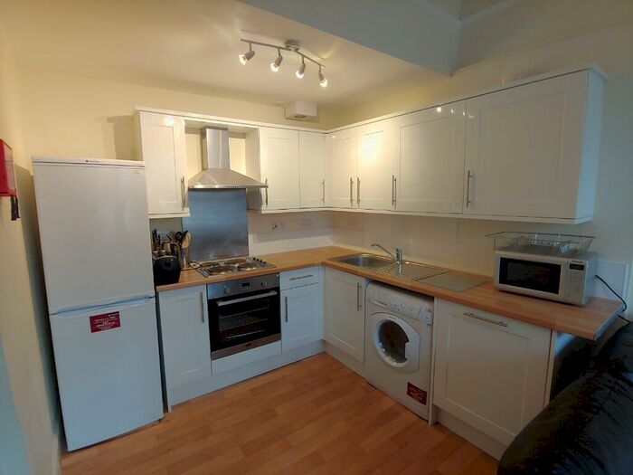3 Bedroom Flat To Rent In Grove Street, West End, Edinburgh, EH3
