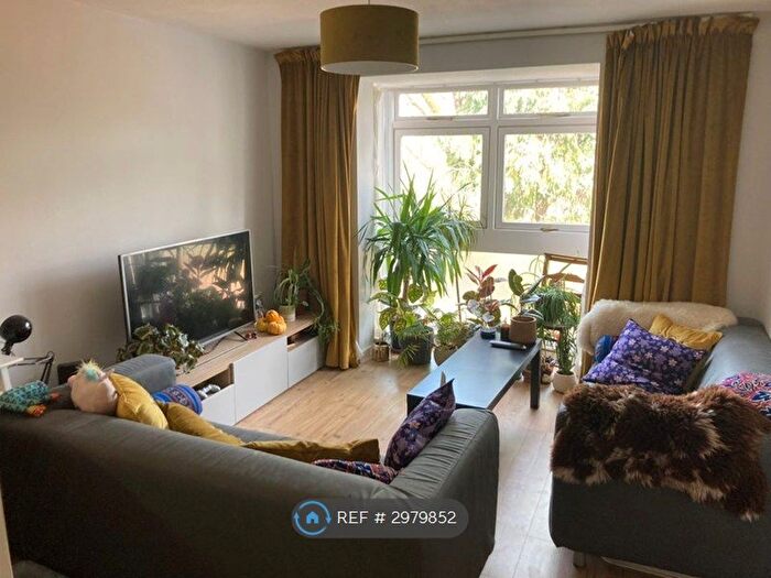 2 Bedroom Flat To Rent In Elton Lodge, London, W5