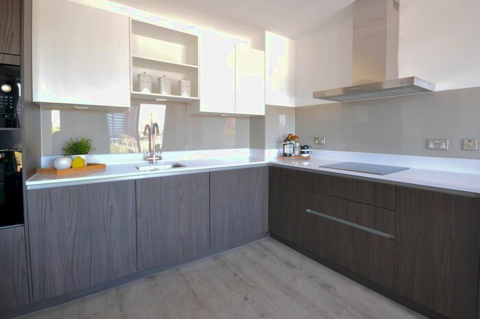 3 Bedroom Flat To Rent In Lockside Lane, Salford, M5