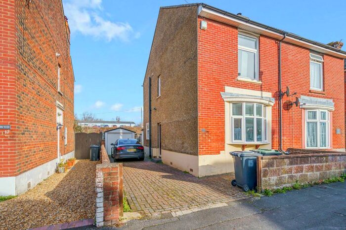 3 Bedroom Semi-Detached House To Rent In Victoria Road, Emsworth, PO10