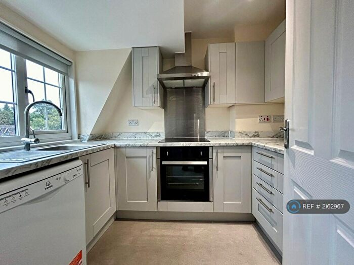 1 Bedroom Flat To Rent In High Street, Harpenden, AL5