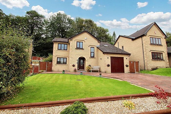 4 Bedroom Detached House For Sale In Dale Avenue, Todmorden, OL14