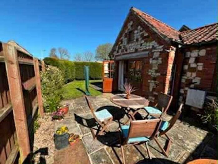 1 Bedroom Cottage To Rent In Eastgate, Holme, PE36