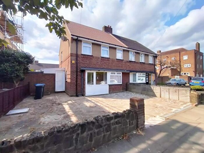3 Bedroom Terraced House To Rent In Chelsfield Avenue, Edmonton, N9