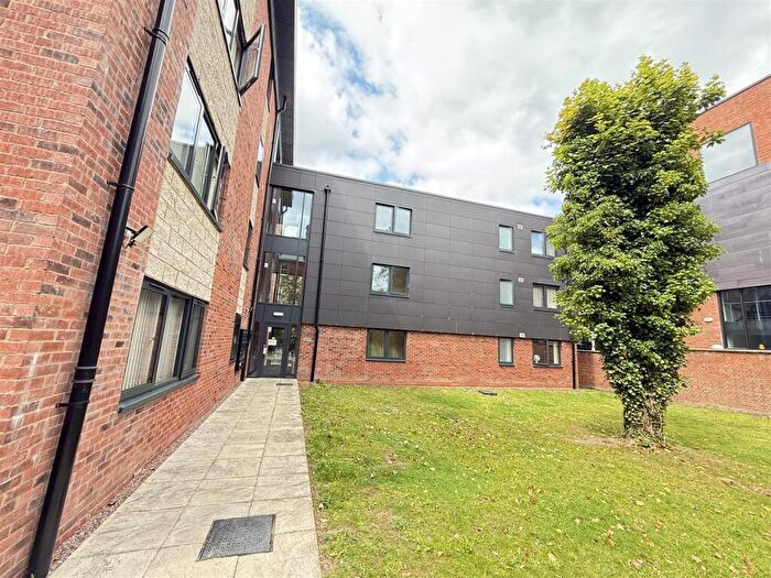 1 Bedroom Flat To Rent In Ednam Road, Dudley, DY1