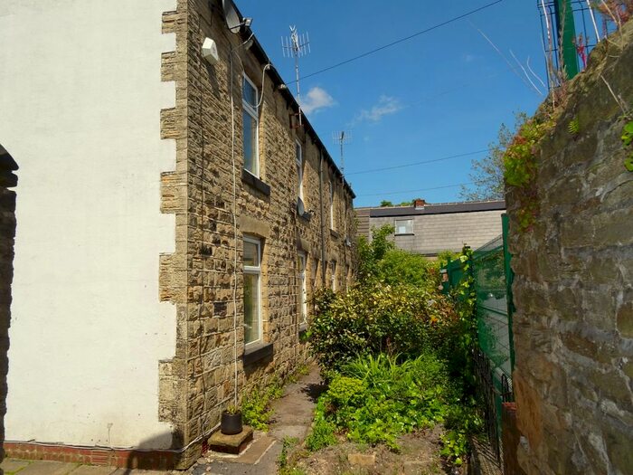 3 Bedroom End Of Terrace House To Rent In Sandhurst Place, S10