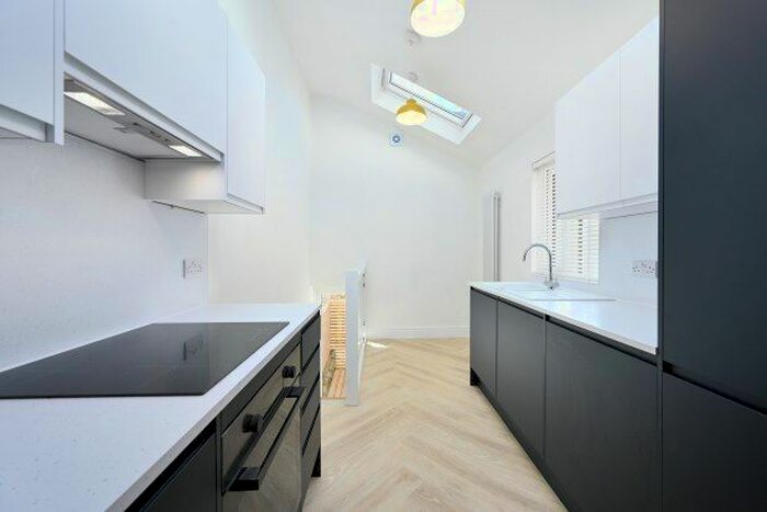 3 Bedroom Flat To Rent In St. Leonards Road, Brighton, BN2