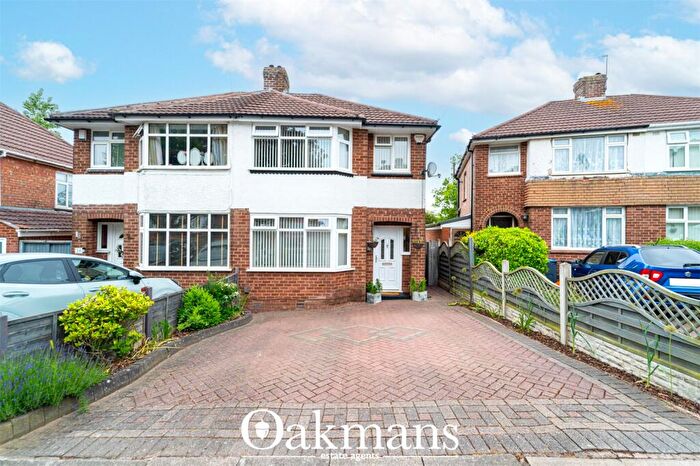 3 Bedroom Semi-Detached House For Sale In Edenhurst Road, Birmingham, West Midlands, B31