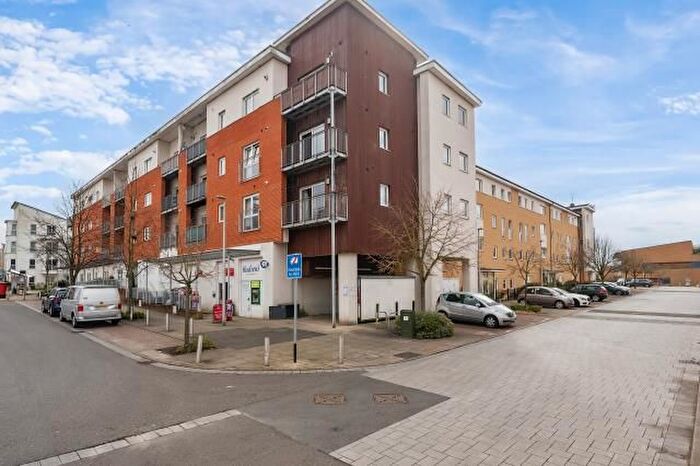 2 Bedroom Flat For Sale In Havergate Way, Reading, RG2