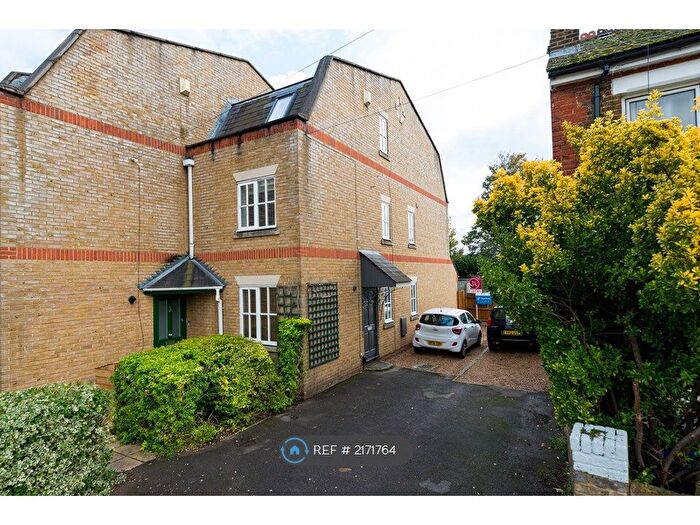 3 Bedroom Semi-Detached House To Rent In South Worple Way, East Sheen, SW14