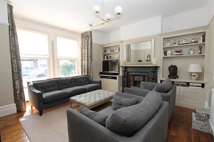 5 Bedroom Semi Detached House For Sale In Onslow Gardens, South Wallington, SM6