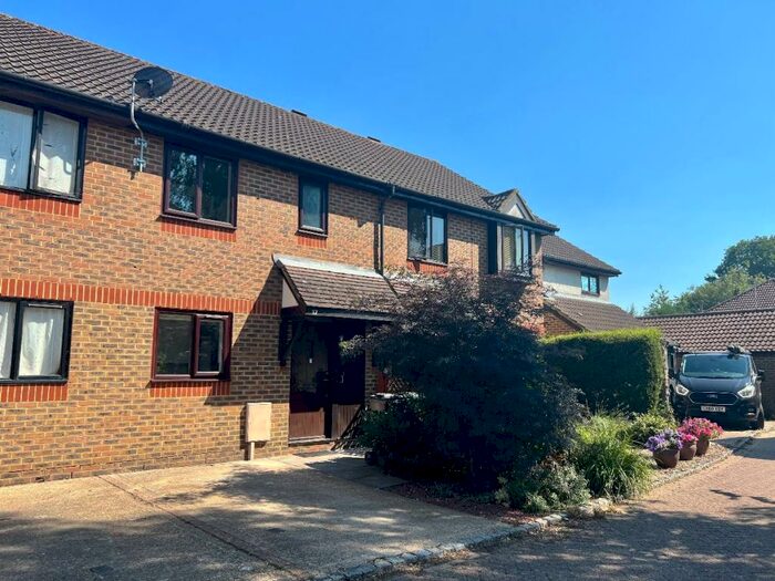 3 Bedroom Terraced House To Rent In Middlefield, Horley, RH6