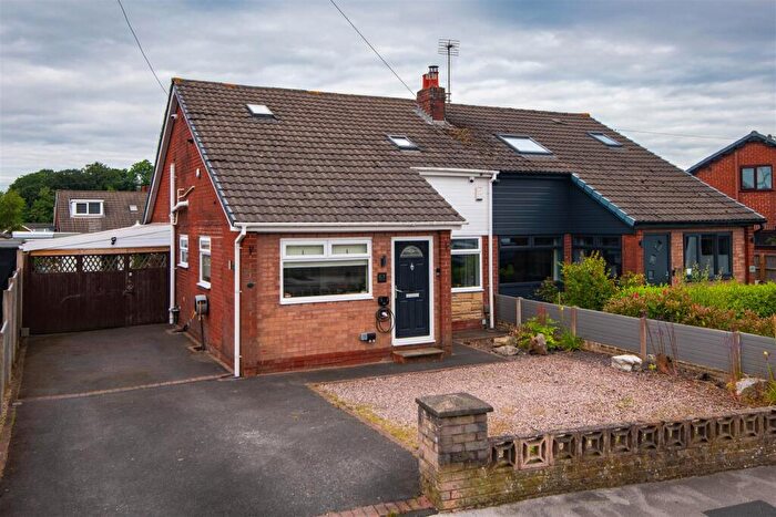4 Bedroom Semi Detached House For Sale In Bristol Avenue, Farington, Leyland, PR25