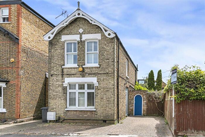 3 Bedroom Detached House To Rent In Bearfield Road, Kingston Upon Thames, KT2