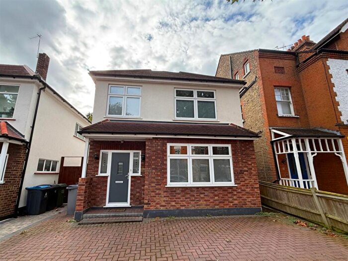 5 Bedroom Detached House To Rent In Victoria Avenue, Surbiton, KT6