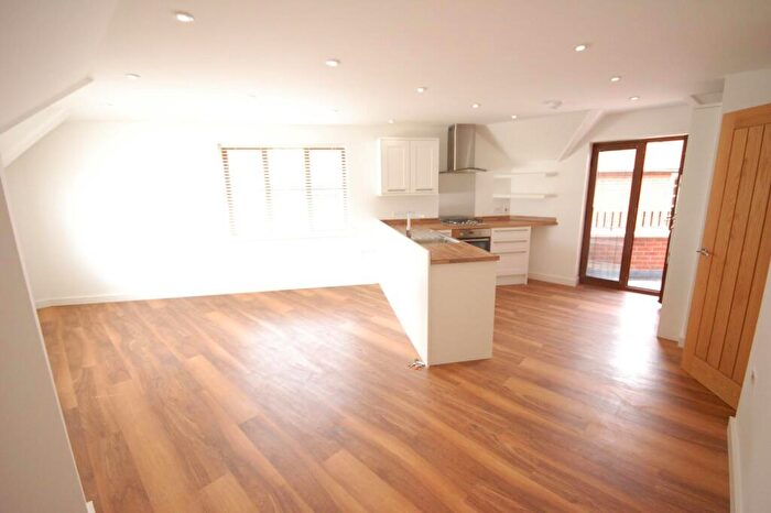 2 Bedroom Apartment To Rent In The Broadway, Thatcham, RG19
