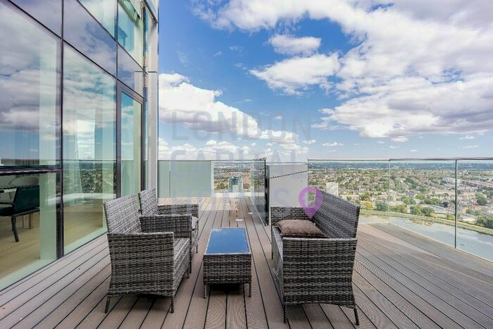 3 Bedroom Flat To Rent In Skyline Apartments, Devan Grove, London, N4