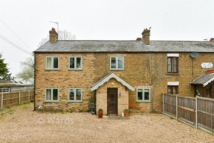 4 Bedroom Semi Detached House For Sale In Sacketts Hill, Broadstairs, Kent, CT10