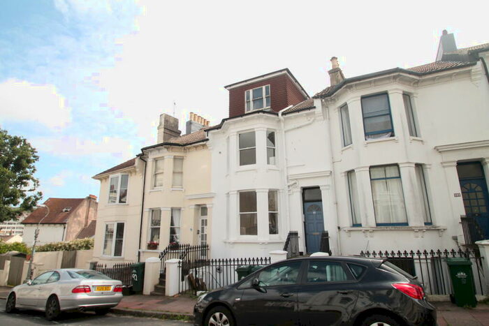 1 Bedroom Apartment To Rent In Roundhill Crescent, BN2