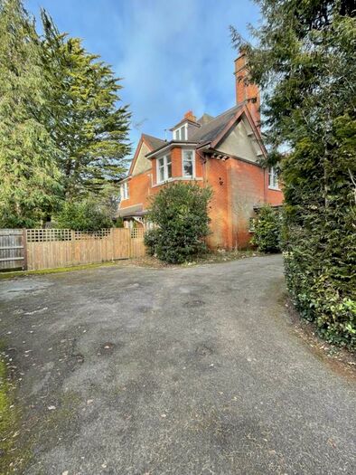 1 Bedroom Flat To Rent In Beautifully Refurbished One Bedroom Flat &# Meyrick Park &# Available Now - &# Pcm, BH2