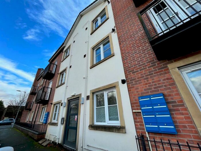 2 Bedroom Flat To Rent In Plainsfields Street, Manchester, M16