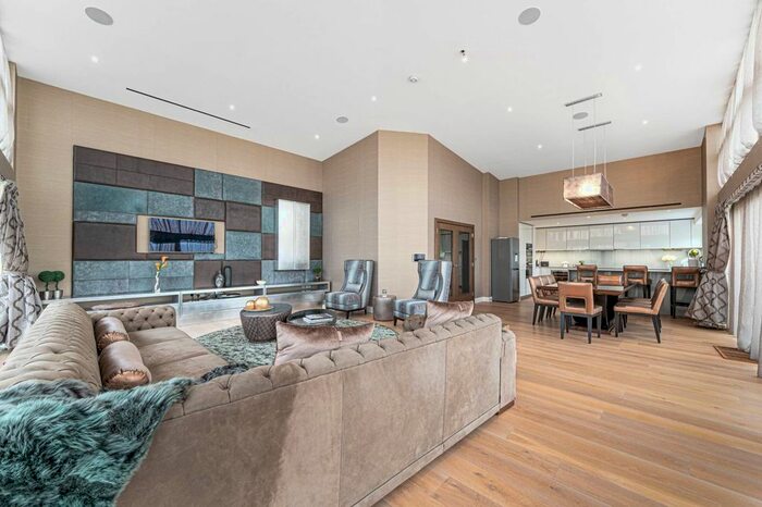 5 Bedroom Flat To Rent In Empire House, Colindale, London, NW9