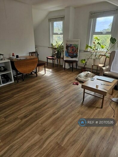 2 Bedroom Flat To Rent In Nightingale Road, London, E5