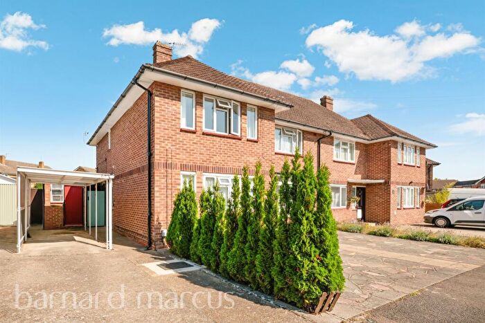 2 Bedroom Maisonette For Sale In Collier Close, Epsom, KT19