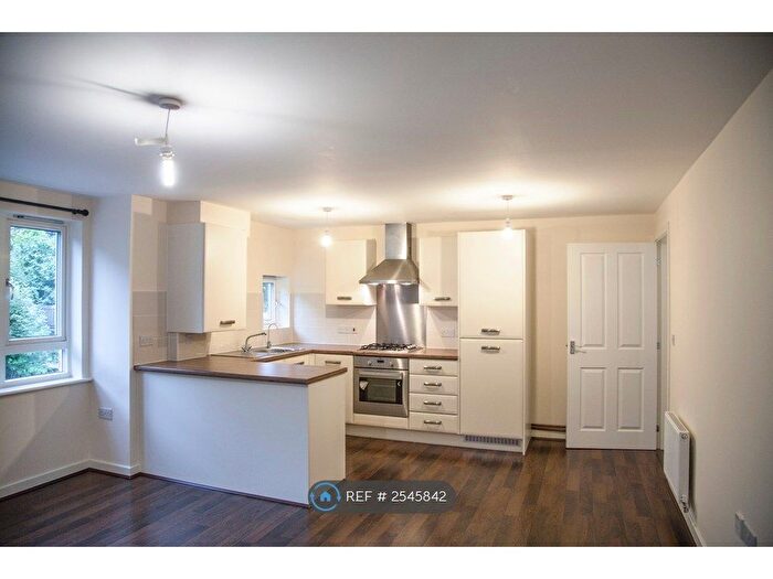 2 Bedroom Flat To Rent In Pumphouse Crescent, Watford, WD17