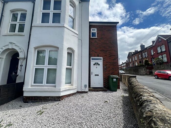 2 Bedroom Flat To Rent In Woodhouse Hill Road, Leeds, LS10