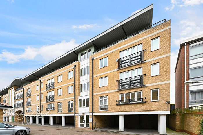 1 Bedroom Apartment For Sale In Locksons Close, London, E14