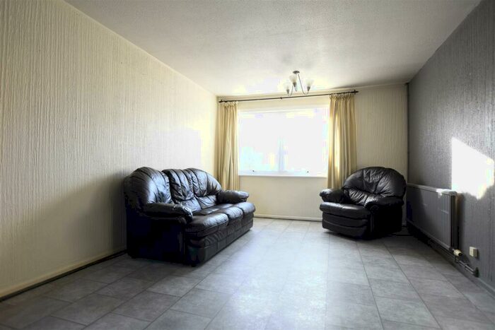 3 Bedroom Terraced House To Rent In Cruden Road, Gravesend, DA12