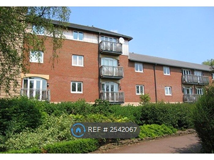 2 Bedroom Flat To Rent In Lincoln Street, Swindon, SN1