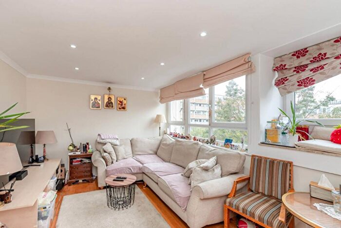 3 Bedroom Flat For Sale In Yelverton Road, Battersea, London, SW11