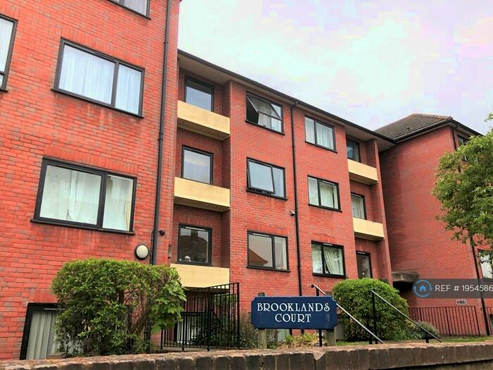 3 Bedroom Maisonette To Rent In Brooklands Court, Kingston Upon Thames, KT1