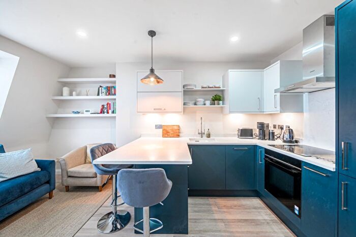 2 Bedroom Flat To Rent In Leinster Square, London, W2