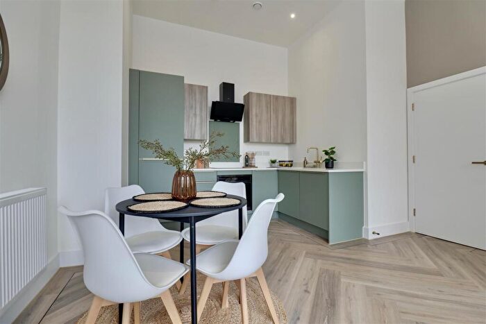 1 Bedroom Flat To Rent In Handleys Corner, Palmerston Road, Southsea, PO5