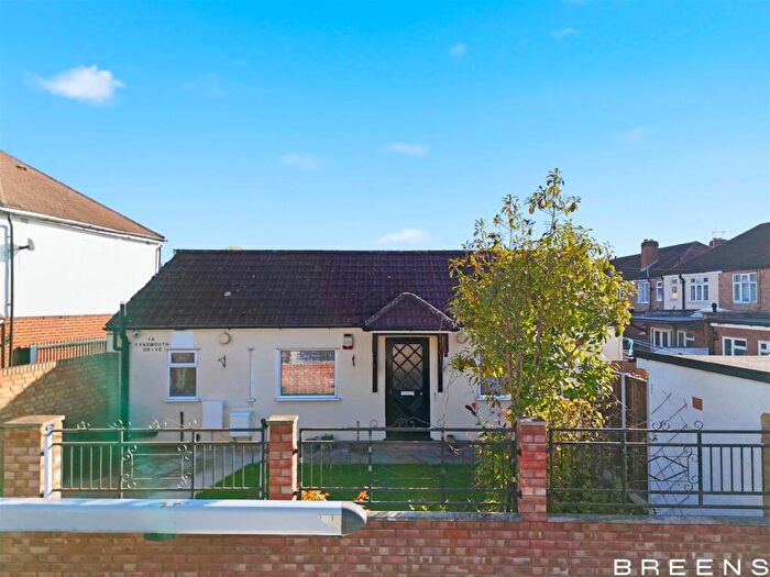 1 Bedroom Detached Bungalow For Sale In Tynemouth Drive, Enfield, EN1