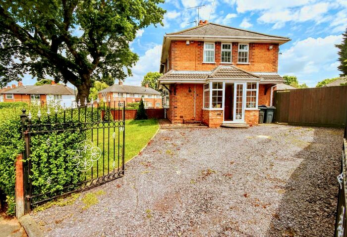 2 Bedroom Semi-Detached House To Rent In Sunningdale Road, Birmingham, B11