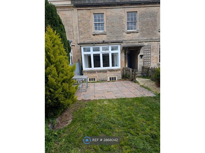 2 Bedroom Flat To Rent In Old Road, Chippenham, SN15