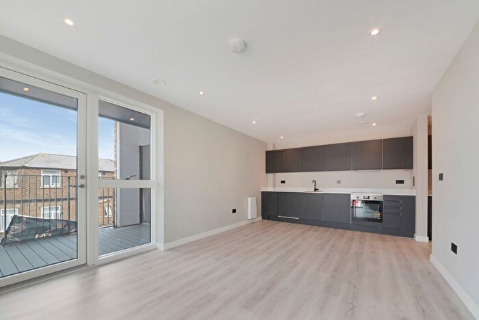 2 Bedroom Flat To Rent In Dollis Hill Avenue, Glynne House, The Gladstone, London, NW2