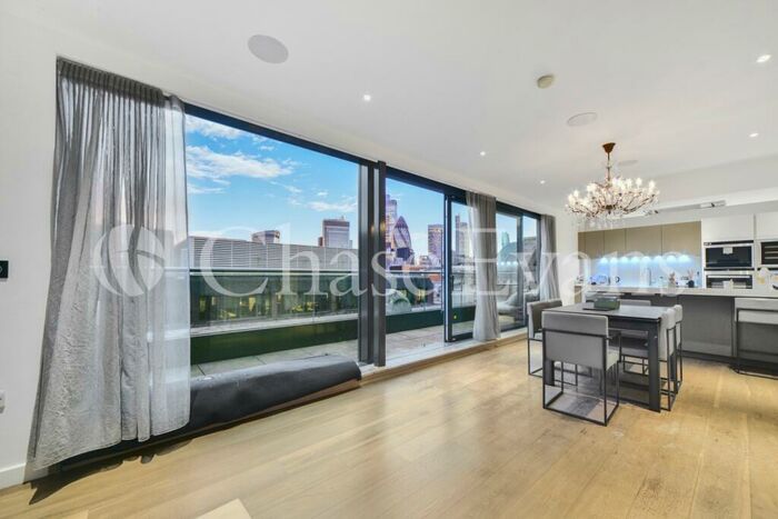 2 Bedroom Flat For Sale In Leman Street, Aldgate, London, E1